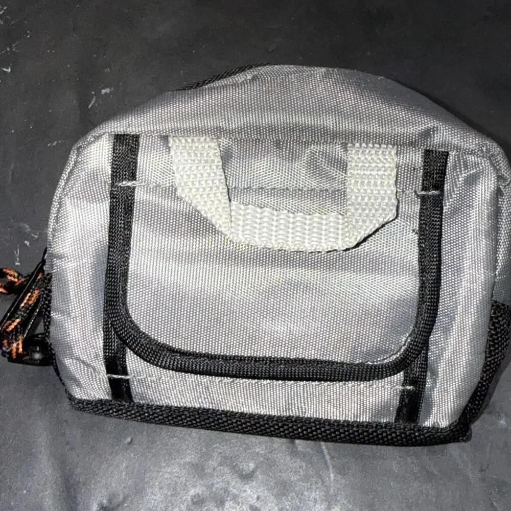 Samsonite‎ Small Camera Pouch with two zipper pockets hook & loop wide belt loop